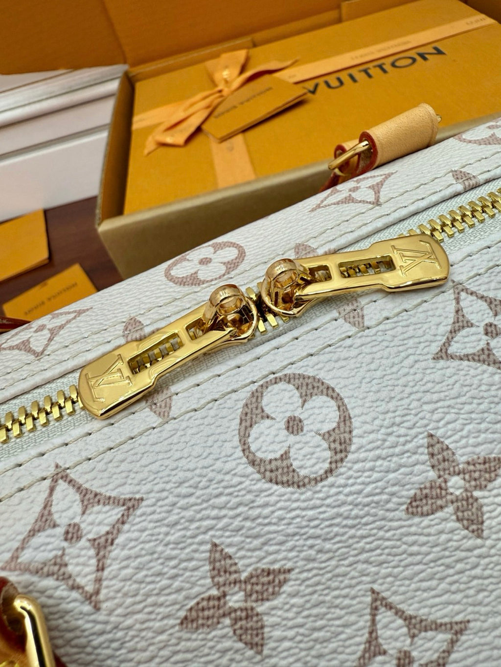 Louis Vuitton SPEEDY SOFT 30 LUCKY Women's Fashion Classic Logo Print Coated Canvas Shoulder Bag Handbag Crossbody Bag Bags M15108 #78412