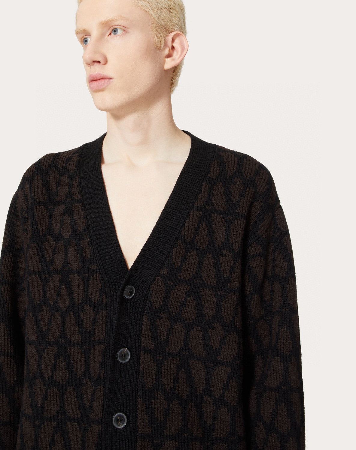 Valentino Men's Spring And Autumn Black V-neck Long Sleeve Single-Breasted Knit Shirt Cardigan #97842