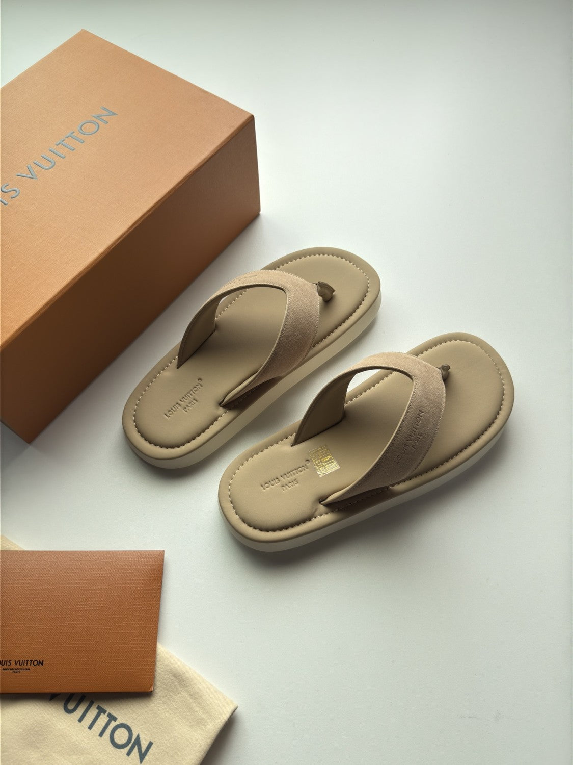 Louis Vuitton LV Flip Thong Shoes #387886