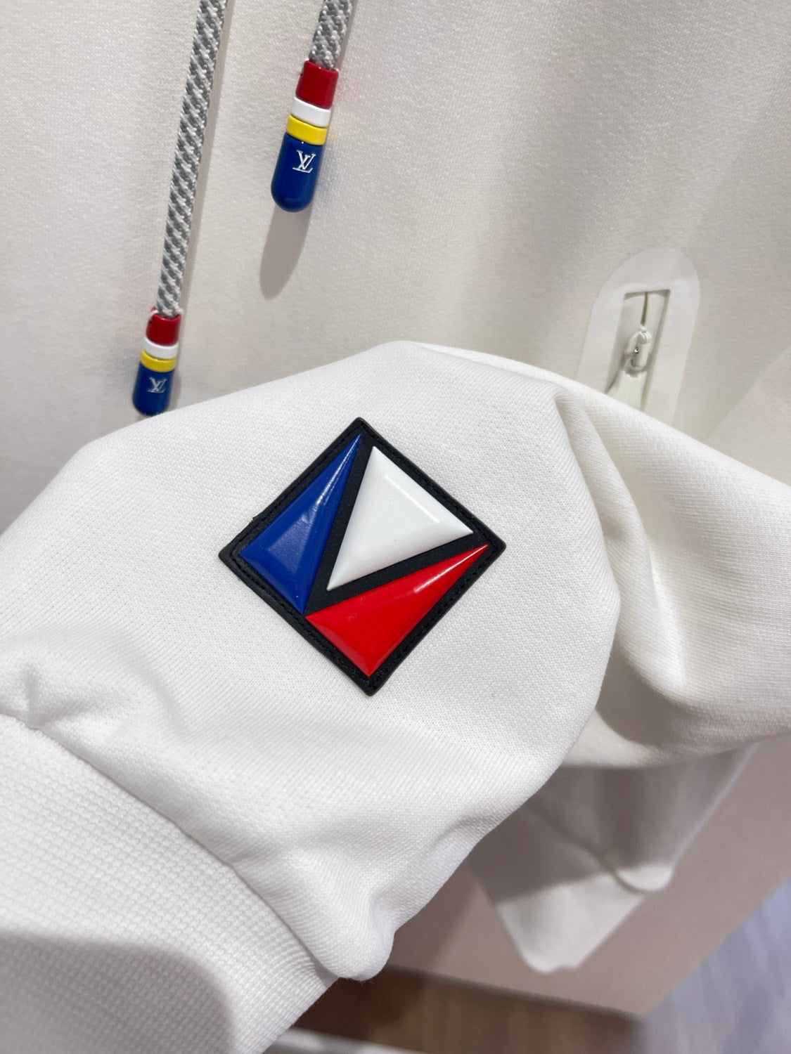Louis Vuitton Men's Fall/Winter White Hooded Drawstring Logo Long Sleeve Sweatshirt Pullover #72888