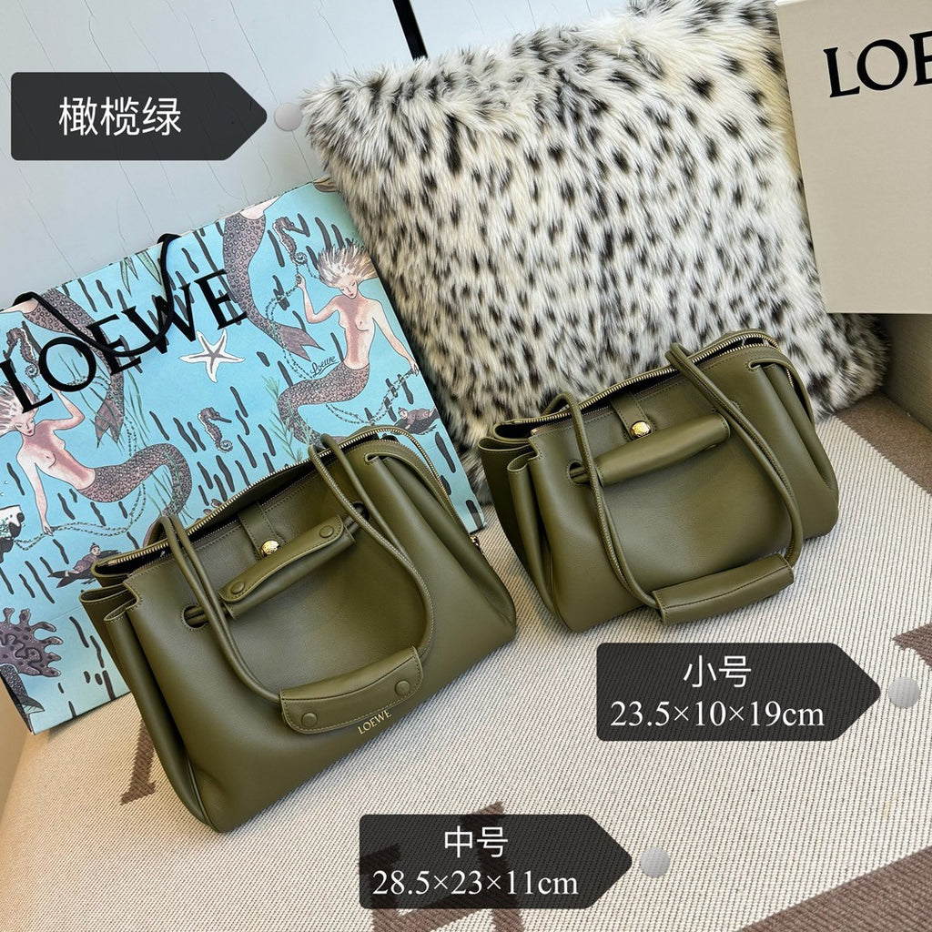 Loewe Madrid Women's Solid Color Letter Logo Gold Hardware Cowhide Handbag Shoulder Bag Bags #77356