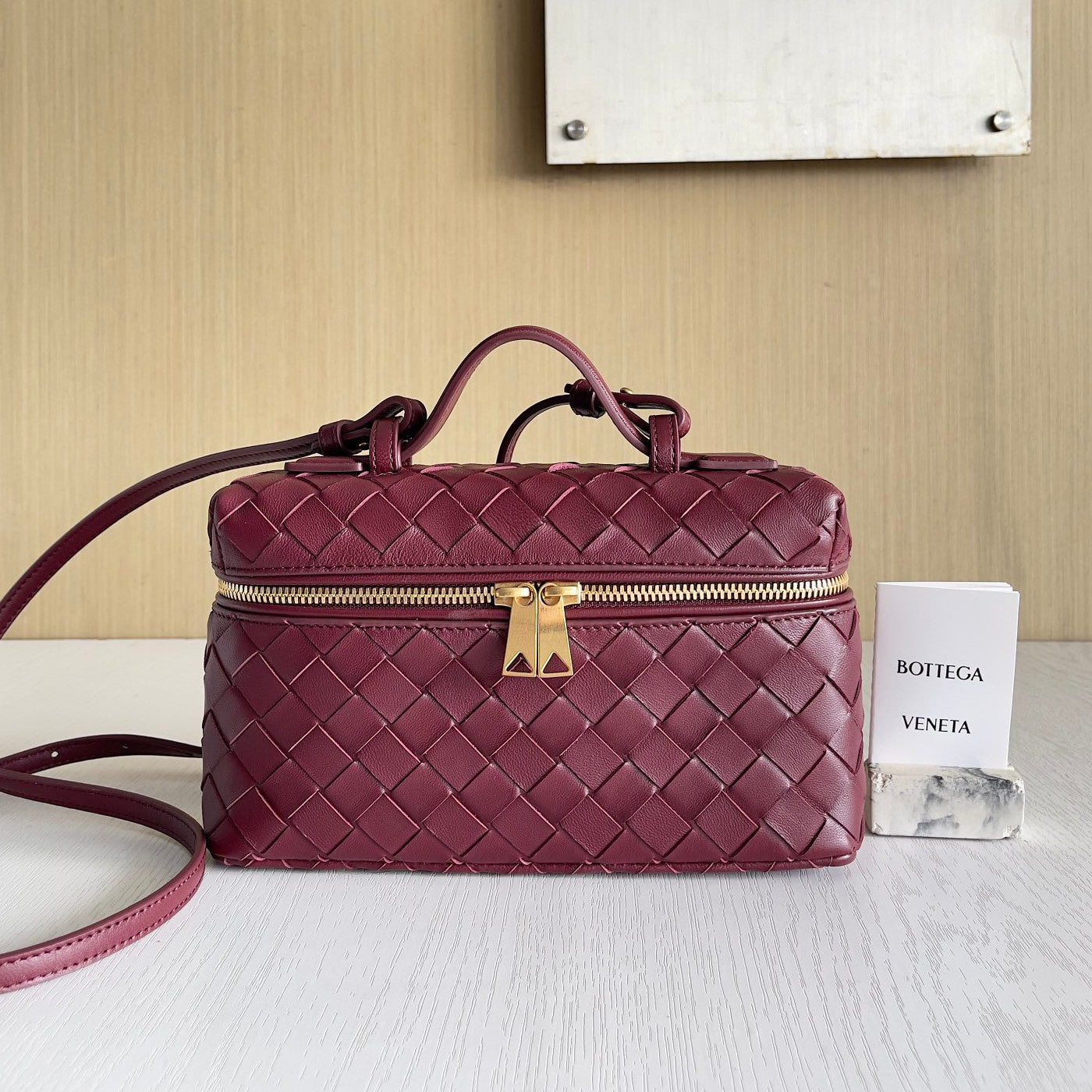 Bottega Veneta Bang Bang Women's Gold Accessories Zipper Closure Solid Color Calfskin Shoulder Crossbody Handbag Bag Bags #76533