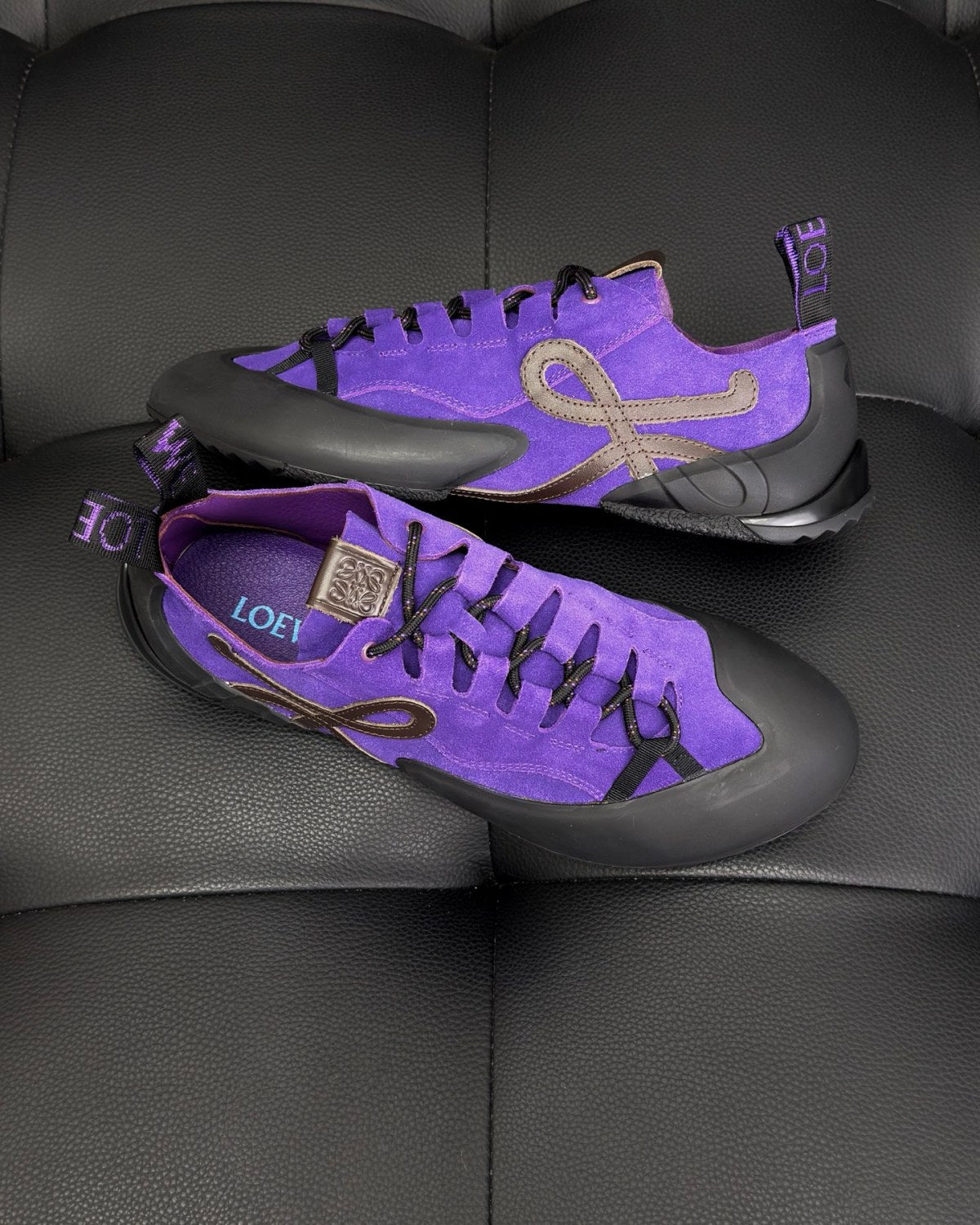 LOEWE Grip Sneaker in Calfskin Suede #381607