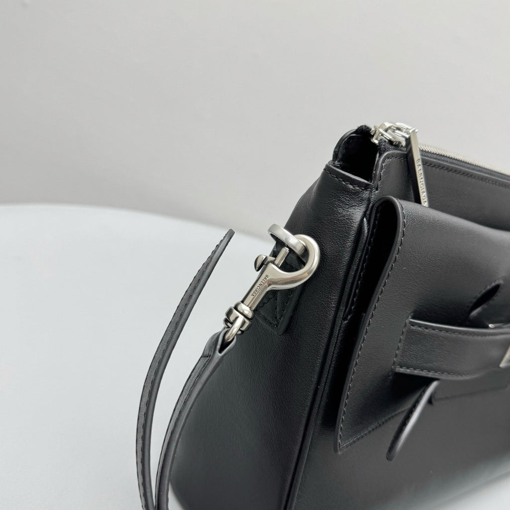 Balenciaga Bel Air Men's Solid Color Distressed Silver Metal Accessory Cowhide Messenger Bag Shoulder Bags #77339