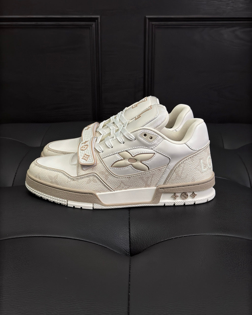 Louis Vuitton LV Trainer Men's Solid Color Plain Grained Leather and Monogram Low-Top Lace-Up Sneakers Shoes #77521