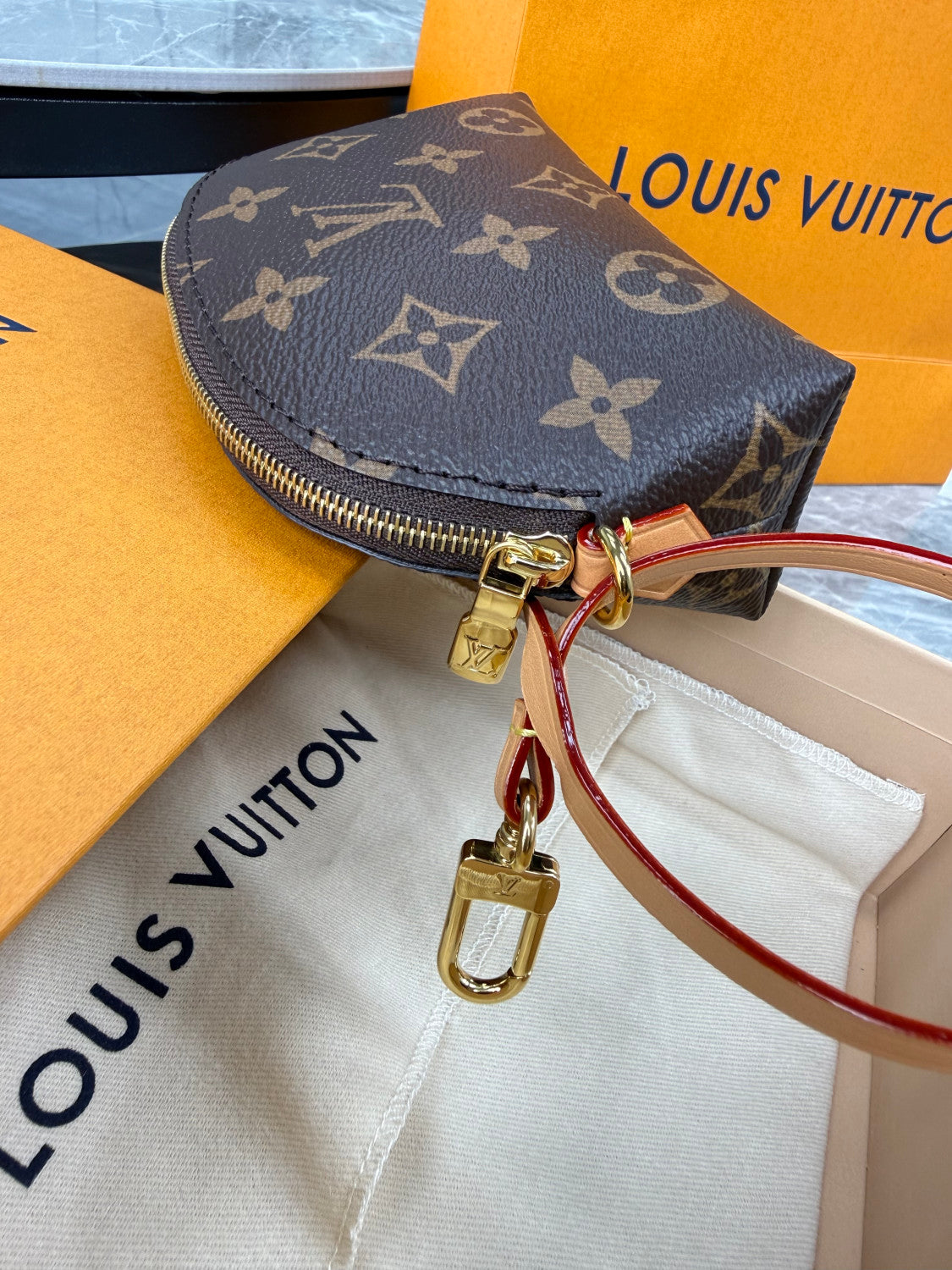Louis Vuitton New 2026 Cosmetic Wallet Is Compact And Elegant Perfect For Carrying In Your Hand On Your Wrist Or As An Accessory Bag Bags M25653 #197445