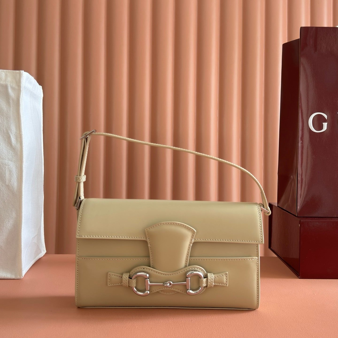 Gucci Primavera Series Clutch/shoulder Bag Horsebit Ristretto A Stylish And Elegant Horsebit-embellished Bag Adjustable Leather Shoulder Strap (18â€?2 Cm) Bags Bags #196586