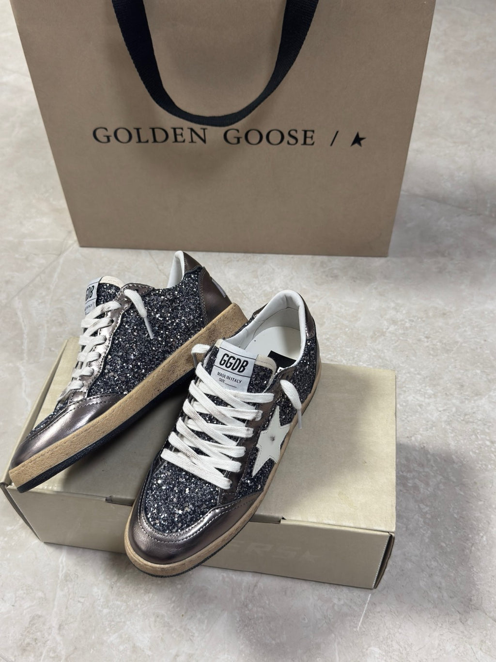 Golden Goose Ball Star in Gray Suede With Leather Star and Nappa Leather #382031