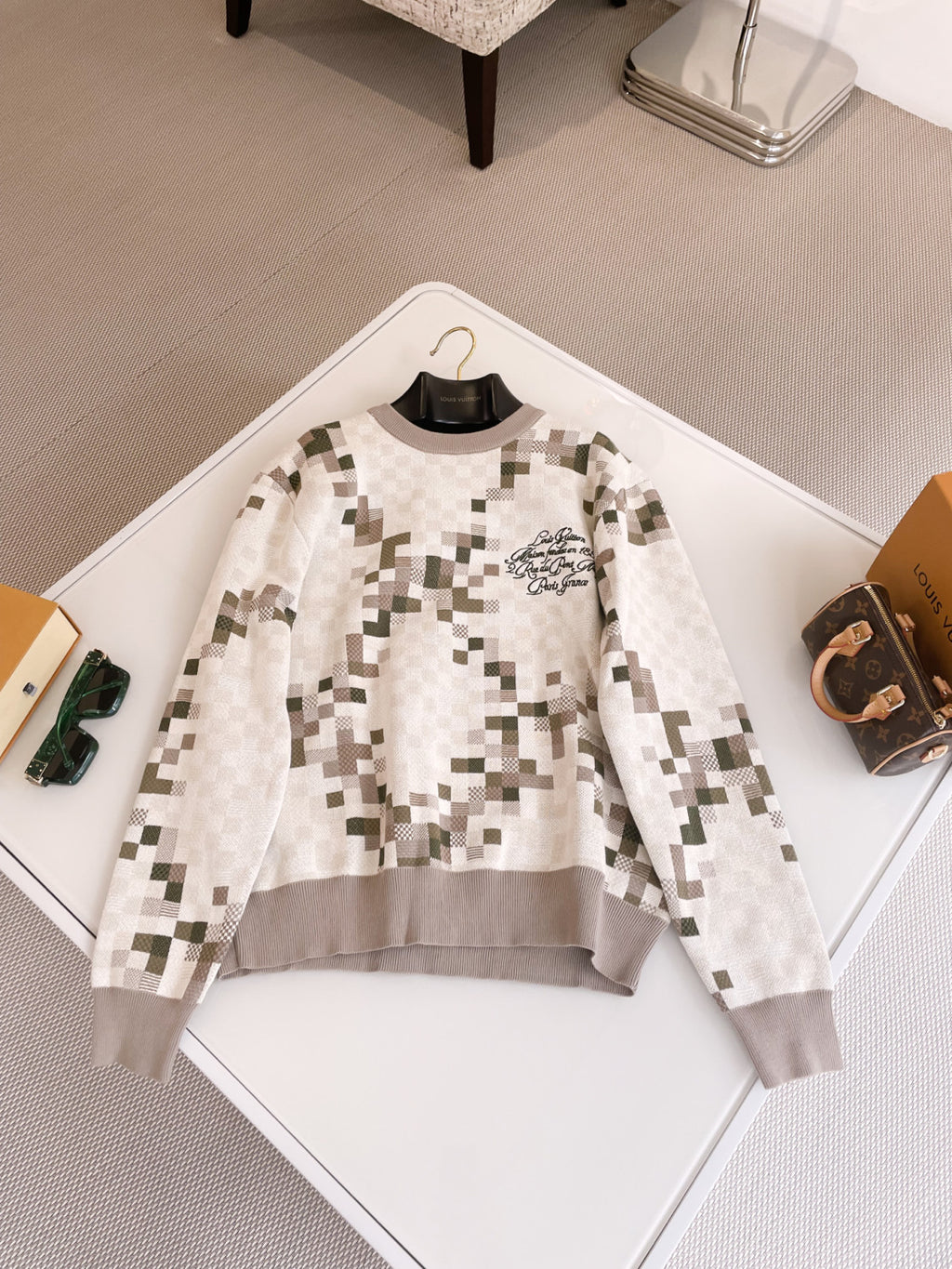 Louis Vuitton Men's Spring and Autumn Plaid Printed Round Neck Pullover Long Sleeve Knitted Sweatshirt #75129