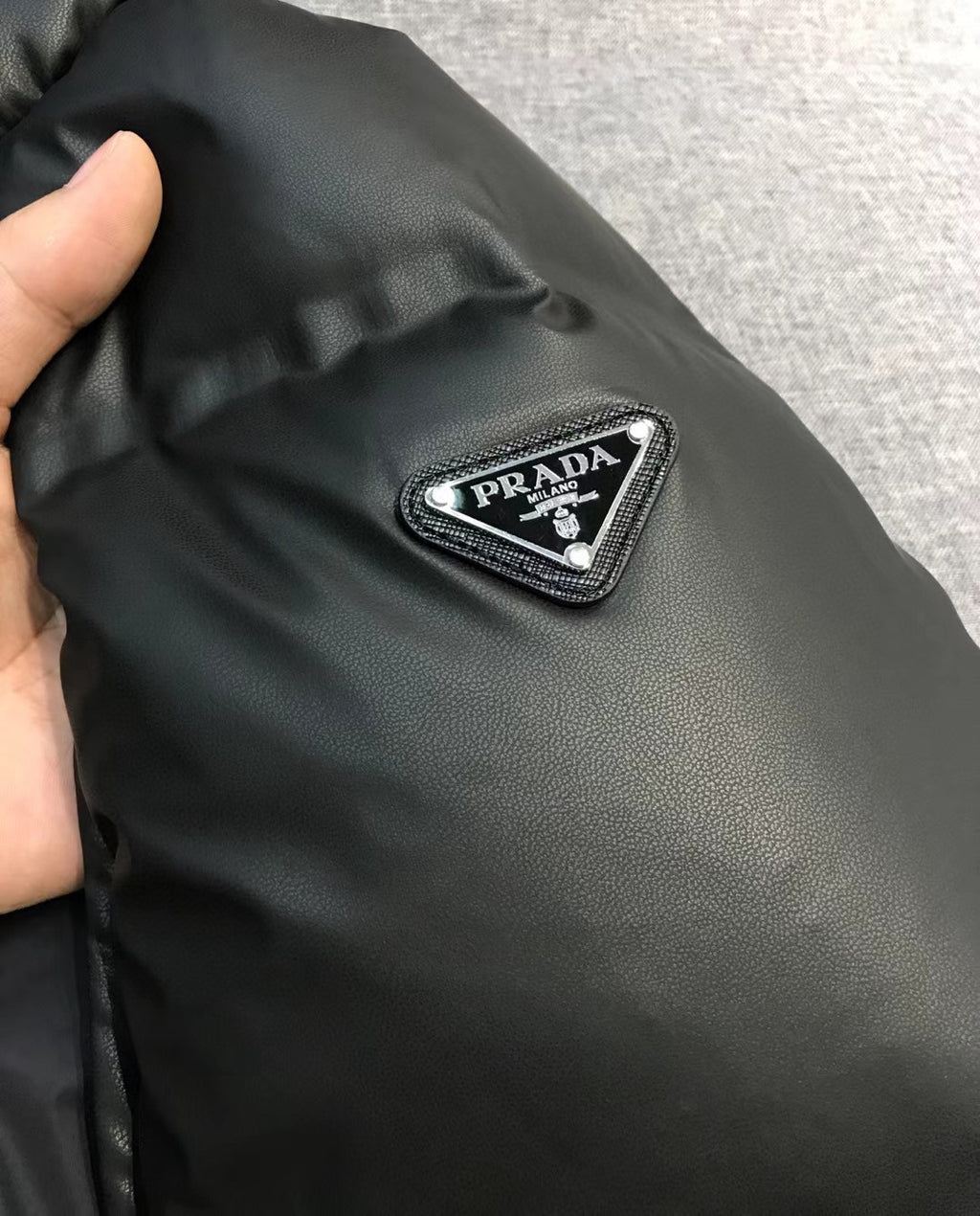 Prada Men's And Women's Autumn/Winter Fashion Classic Solid Color High Neck Zipper Premium Fashion Style Business Casual Leather Down Vest #79435