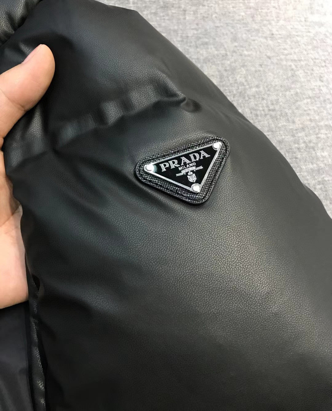 Prada Men's And Women's Autumn/Winter Fashion Classic Solid Color High Neck Zipper Premium Fashion Style Business Casual Leather Down Vest #79435