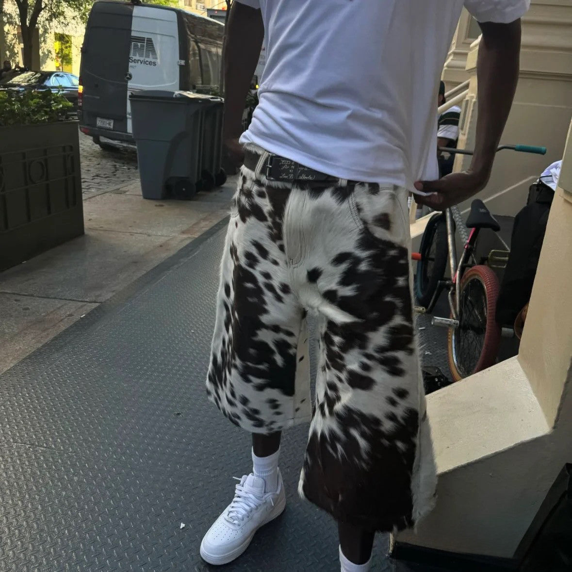 Self-branded Spring And Summer New 1of1 Leather Cow Fur Shorts High Street Trend Fashion Hip-hop Style Versatile Luxury Wide-legged Shorts Ngvp #1583