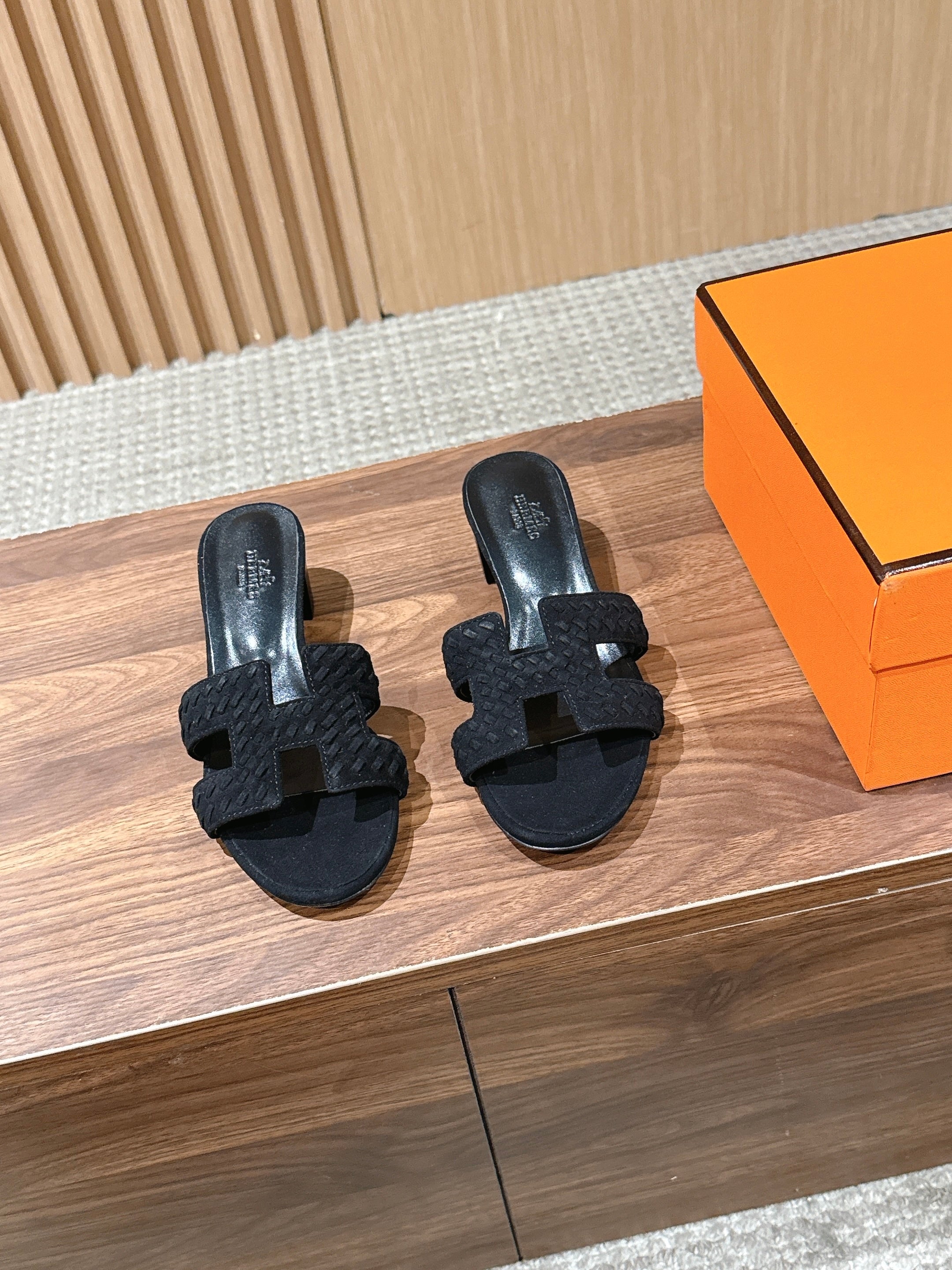 Hermès Woven Low Heel Slippers #384073