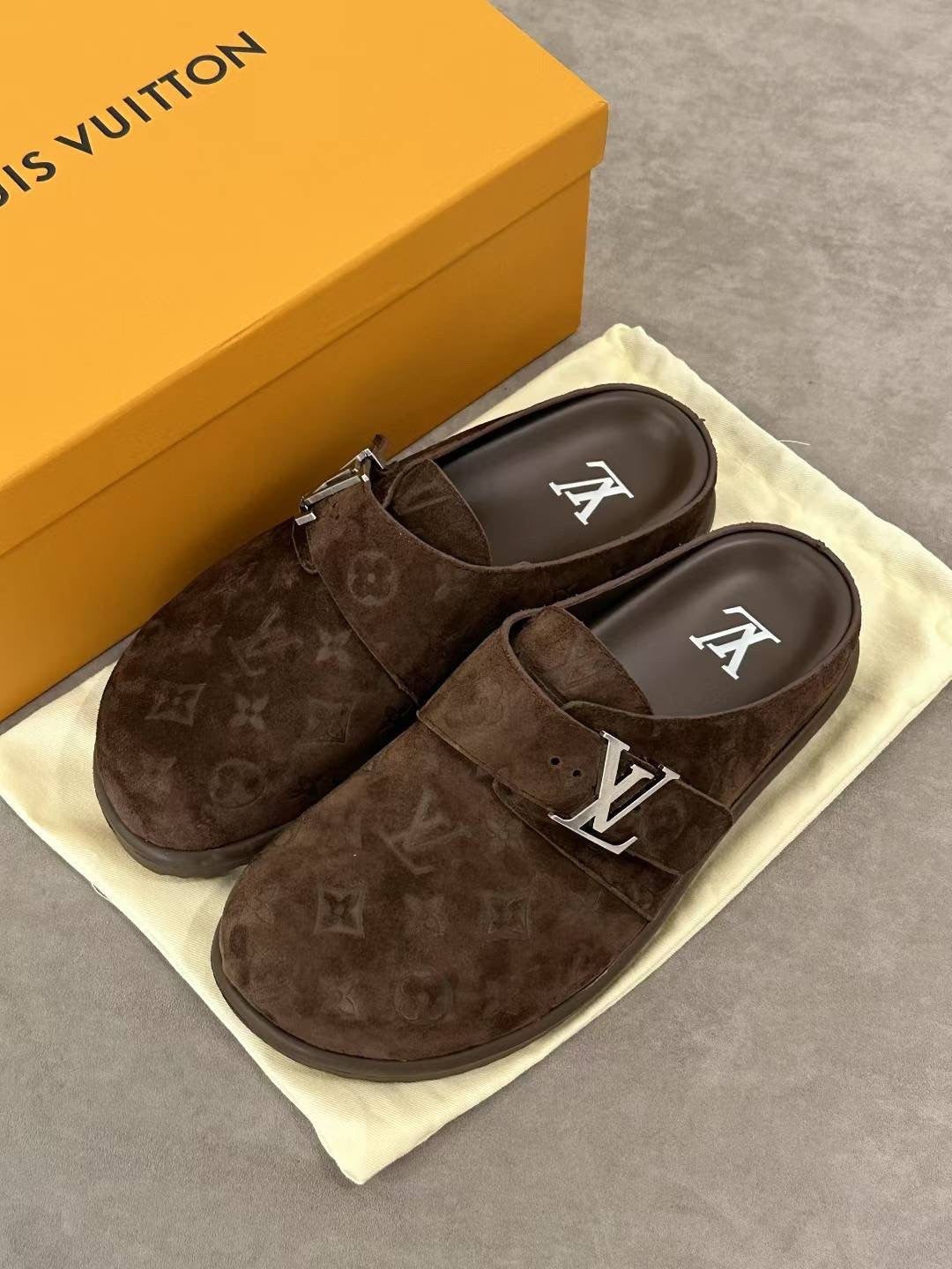 LOUIS VUITTON LV Easy Mule #386980