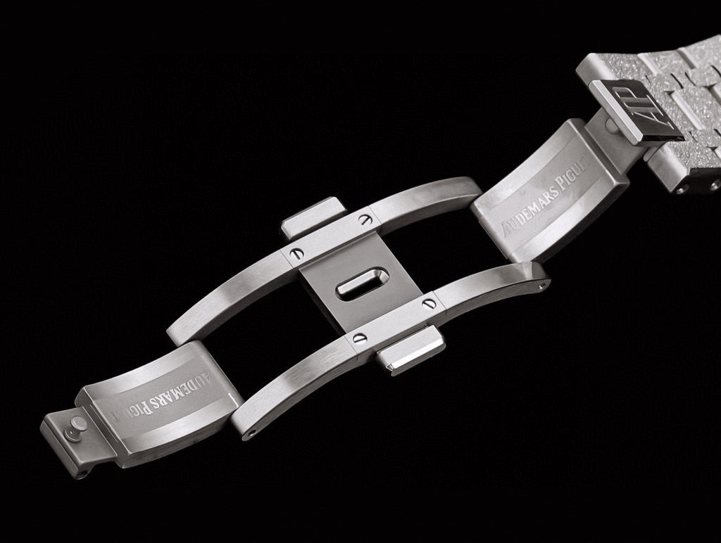 Audemars Piguet Men's Steel Strap Mechanical Watch #96637