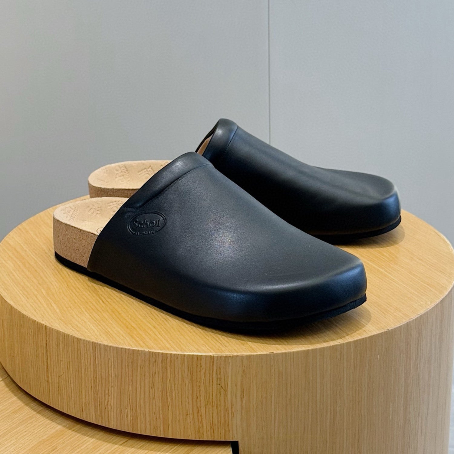 Balenciaga Men's Balenciaga I Scholl Flat Mule In Black Cowhide Flat Logo Birkenstock Shoes Fashion Temperament Trend Casual Shoes Slippers Ngvp #1973