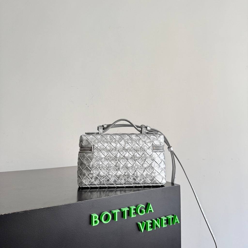 Bottega Veneta Women's New Woven Zipper Crossbody Bag Makeup Bags #195271