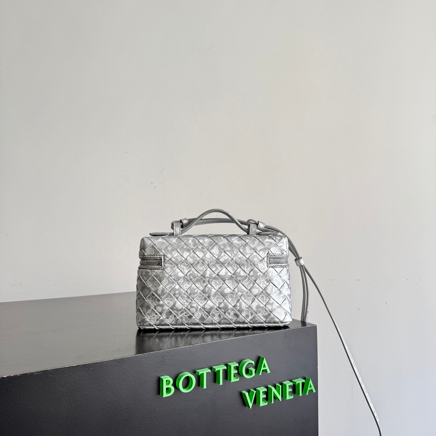 Bottega Veneta Women's New Woven Zipper Crossbody Bag Makeup Bags #195271