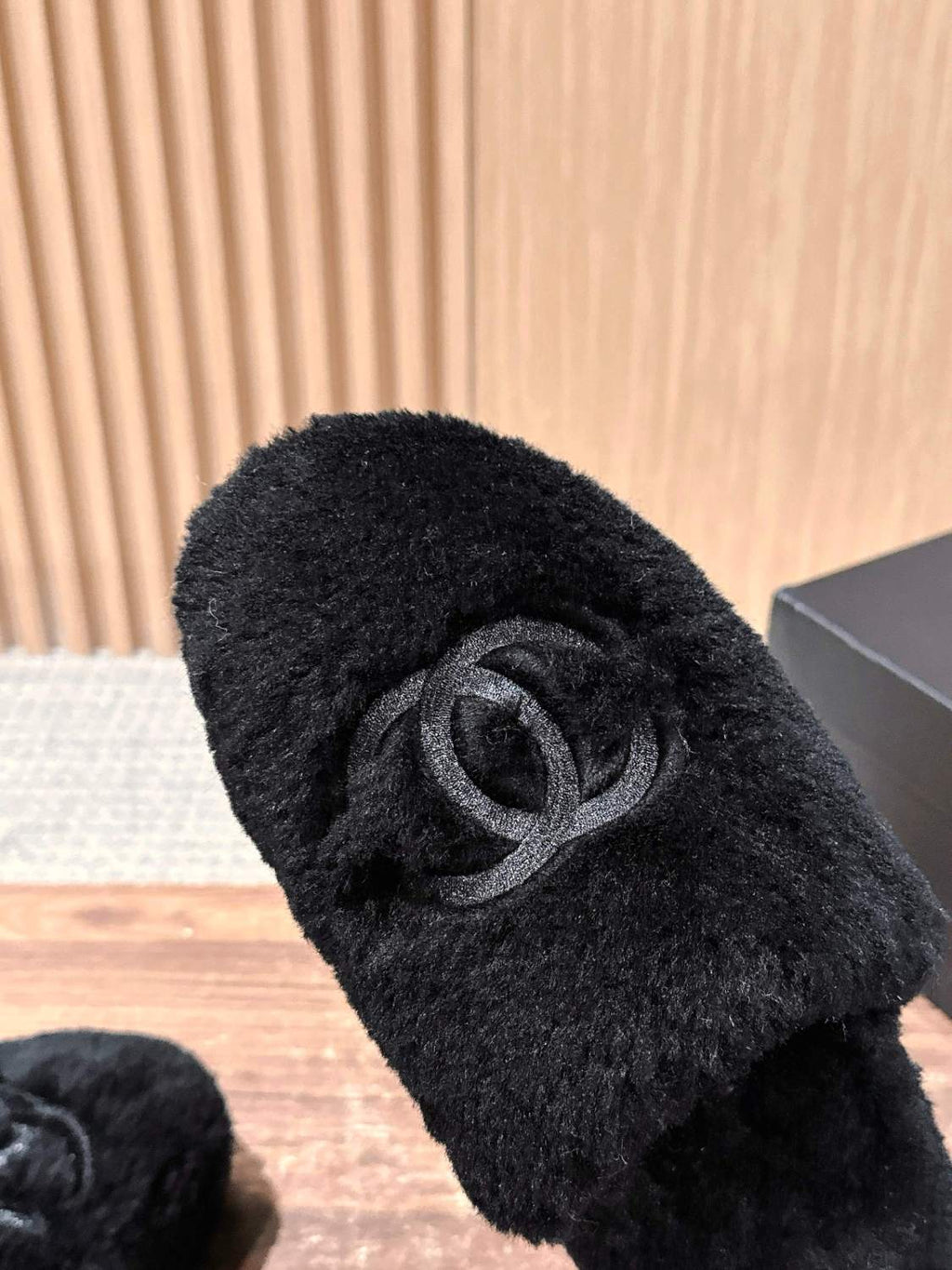 Chanel Winter Fashion Casual Round-Toe Thick-Sole Plush Home Slippers with Storage Bag Shoes #79278
